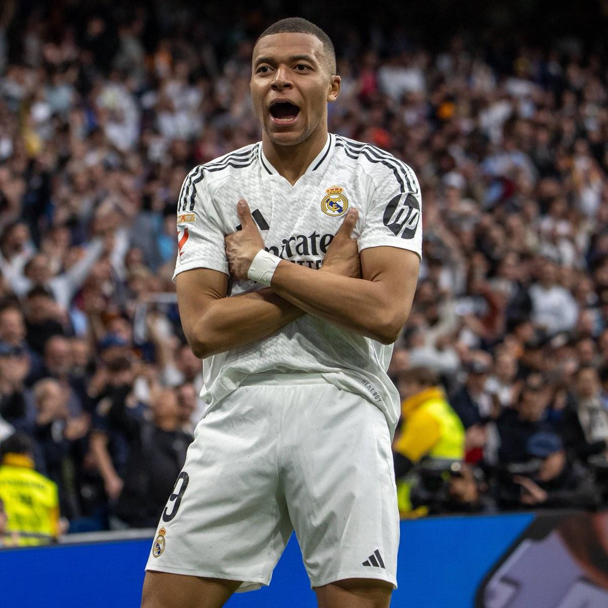  姆巴佩迎来七赛季出色发挥，巴塞罗那观众热烈欢呼！上演精彩一战-游电脑版