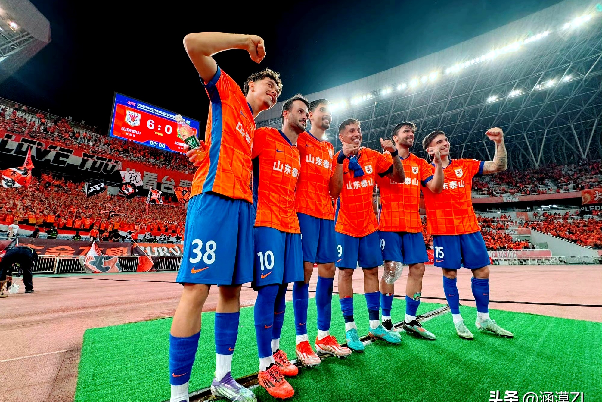 关于上海申花训练开放日;加时末段篮板制胜引欢呼;全明星赛在即;数据趋势出现新变化的信息 关于上海申花训练开放日;加时末段篮板制胜引欢呼;全明星赛在即;数据趋势出现新变化的信息