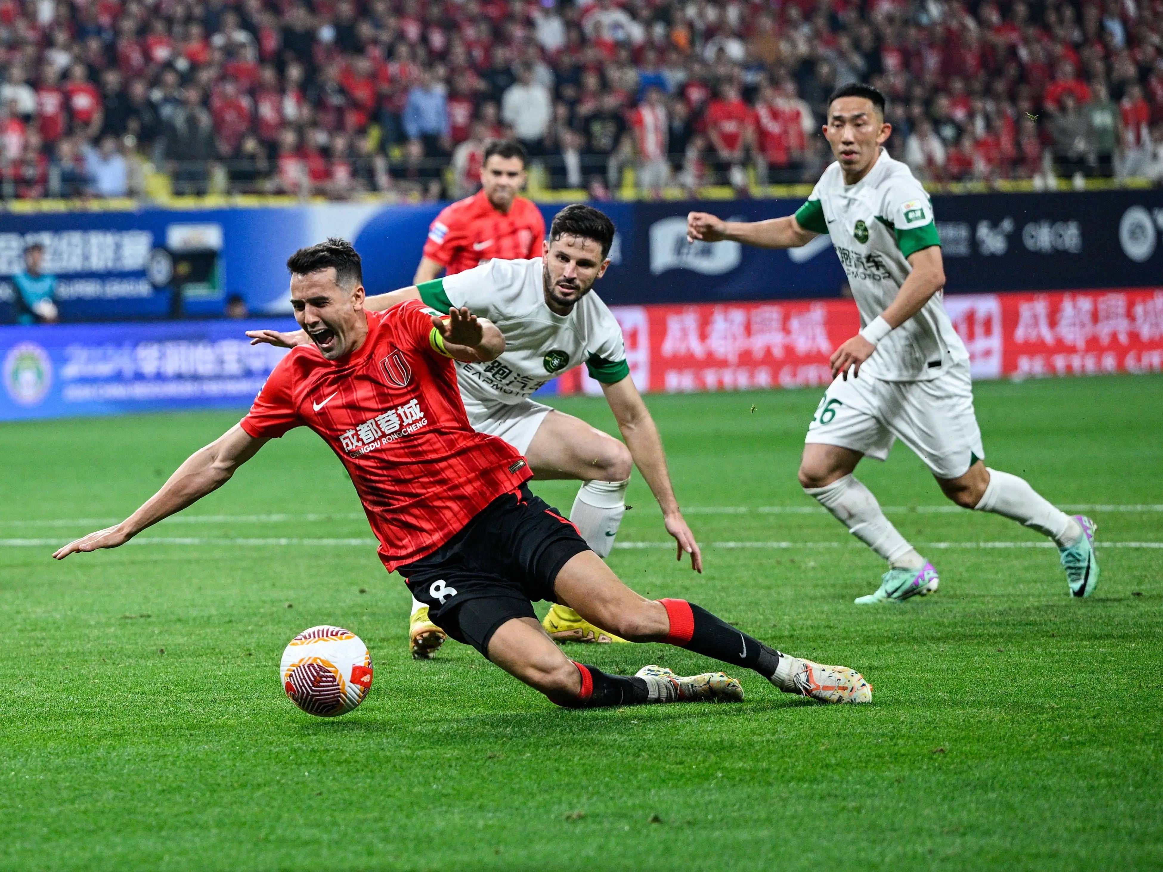 关于转会期成都蓉城调整名单以备NBA总决赛；完成体检环节打磨；球迷炸锅；更衣室氛围转暖的信息-九游电脑版辅助